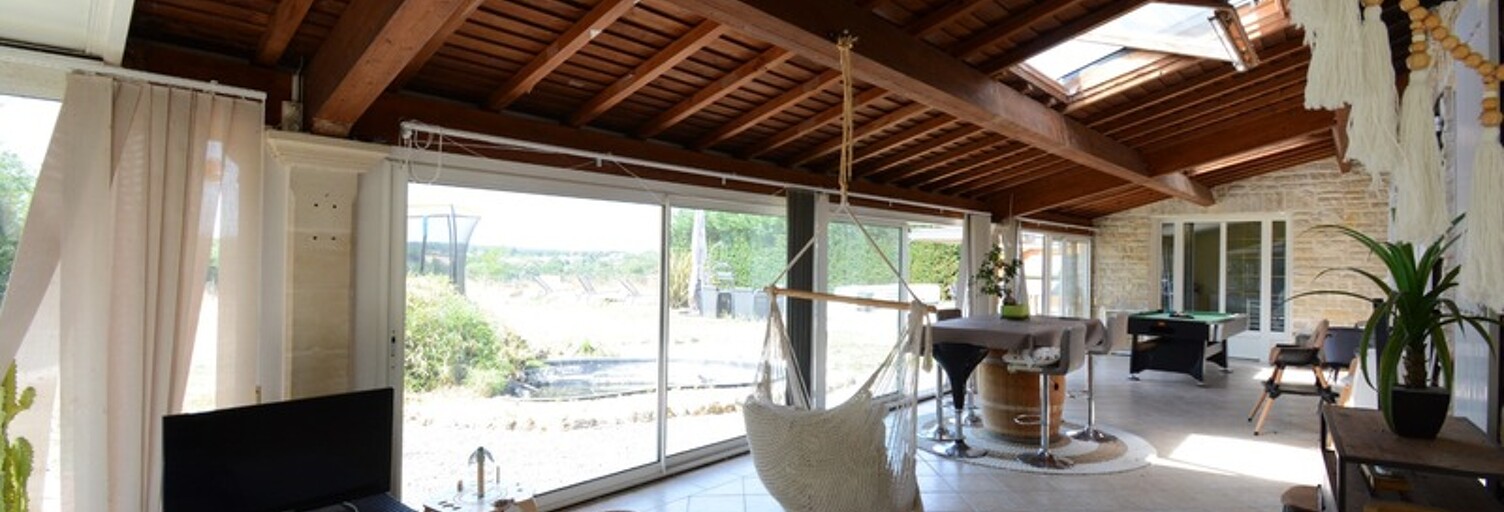 Maison 8 Pièces 222 m² à vendre à La Rochefoucauld-en-Angoumois (16110)