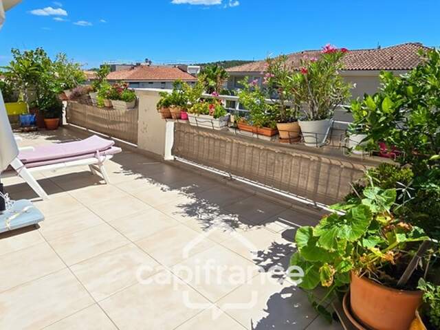 Appartement à vendre 4 pièces LA VALETTE DU VAR (83) Les Craus - Dernier étage - — photo du bien