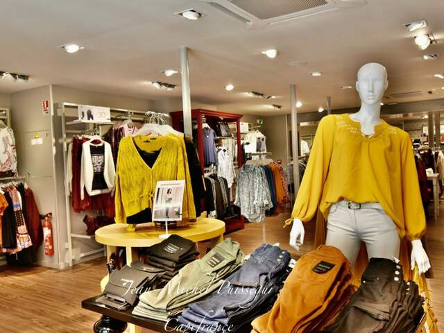 Dpt Haute Garonne (31), à vendre coeur de ville de SAINT GAUDENS Local commercial de 200 m2 — photo du bien