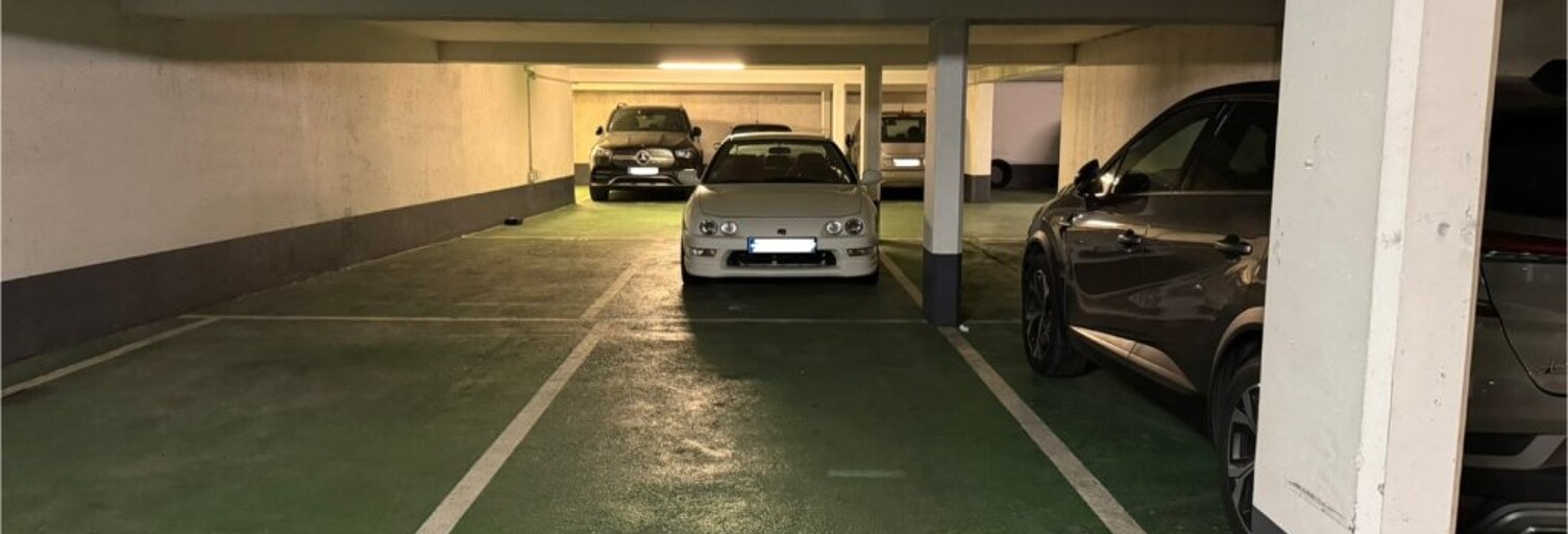 Garage   m² à louer à Paris 15 (75015)