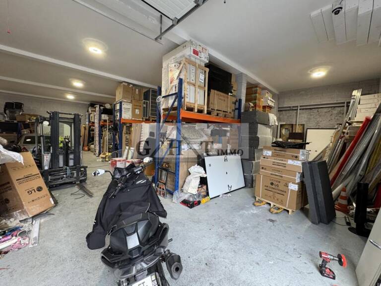 A vendre Locaux d'activités 617m2 — photo 1