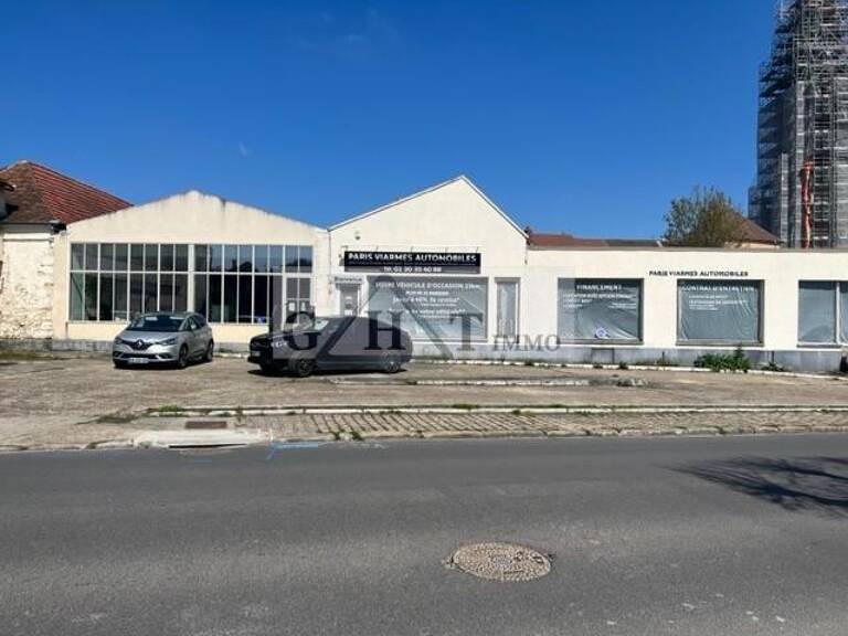 LOCAL COMMERCIAL SHOW ROOM 760M² A LOUER VIARMES — photo 1