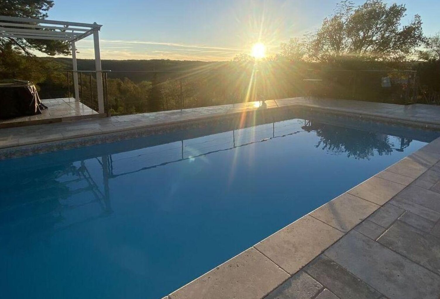 BELLE PROPRIÉTÉ AVEC VUE PANORAMIQUE SUR LES HAUTEURS DE CAHORS — photo 1