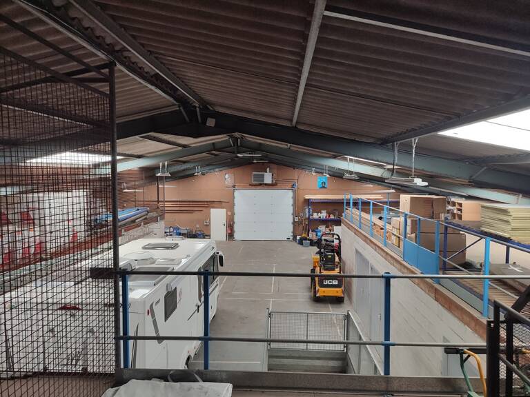 A VENDRE SOQUET IMMOBILIER - ENTREPOT DE 630 M² - QUEVERT — photo 1