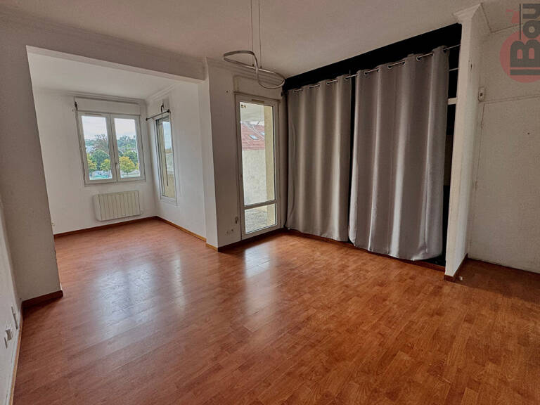 À vendre : Appartement T2 lumineux avec grande terrasse privative - Creil — photo 1