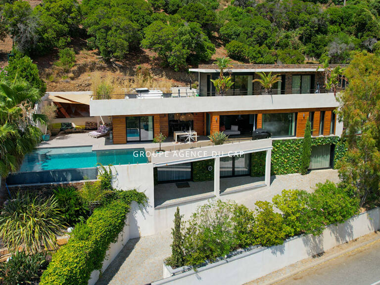 A VENDRE VILLA CONTEMPORAINE VUE MER PISCINE POOL HOUSE CHAMBRES EN SUITE LES ISSAMBRES — photo 1