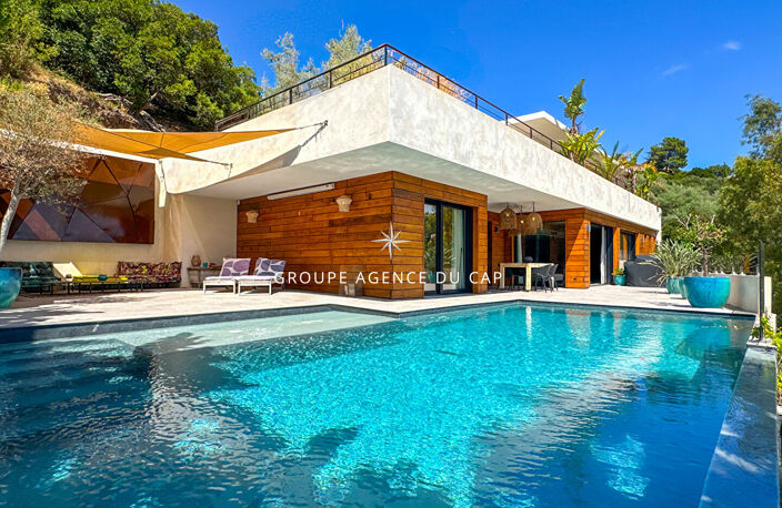 A VENDRE VILLA CONTEMPORAINE VUE MER PISCINE POOL HOUSE CHAMBRES EN SUITE LES ISSAMBRES — photo 2