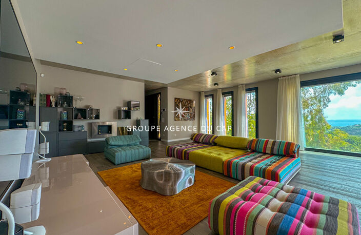 A VENDRE VILLA CONTEMPORAINE VUE MER PISCINE POOL HOUSE CHAMBRES EN SUITE LES ISSAMBRES — photo 4
