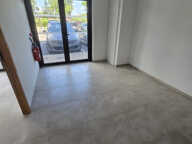 location local commercial neuf de 61m2 aux tannes basses à C — photo 2