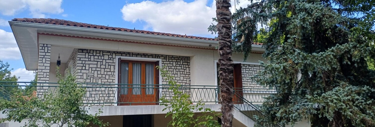 Maison 6 Pièces 206 m² à vendre à Chalais (16210)