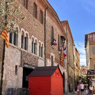 Commerce  973000 €