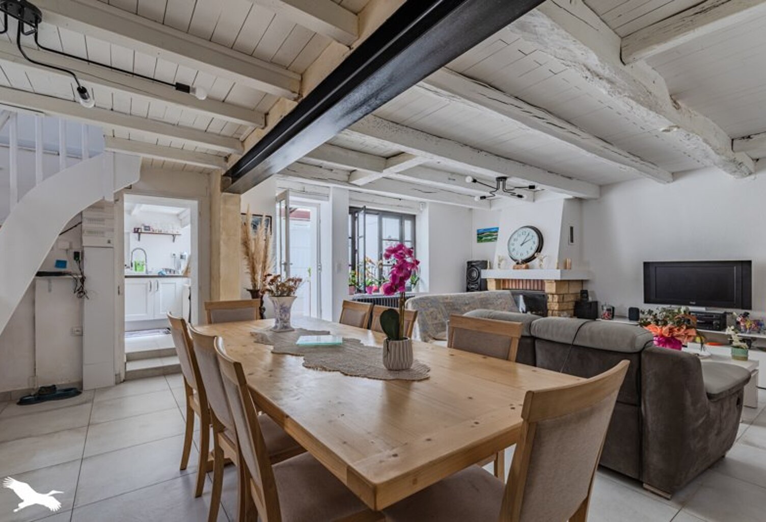 Maison en pierre de 4 pièces principales — photo 1