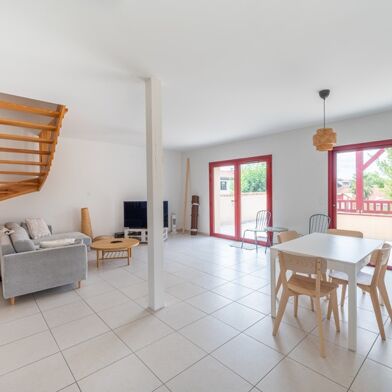 Appartement 4 pièces 384345 €