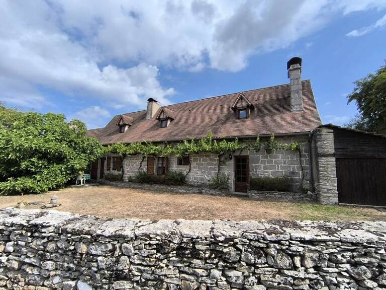 Maison en pierre de 5 pièces principales — photo 1