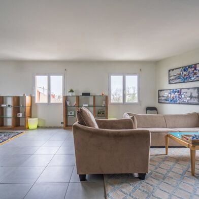 Appartement 3 pièces 337920 €