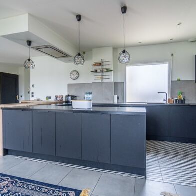 Appartement 3 pièces 337920 €