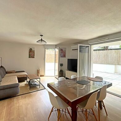 Appartement 3 pièces 241755 €