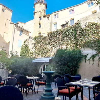 Commerce  215000 €