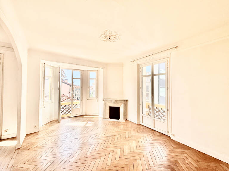 CANNES PROCHE CENTRE T4 BOURGEOIS  SUD 117 M2 AVEC  EXTÉRIEU — photo 1