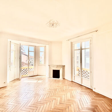 Appartement 4 pièces 614800 €