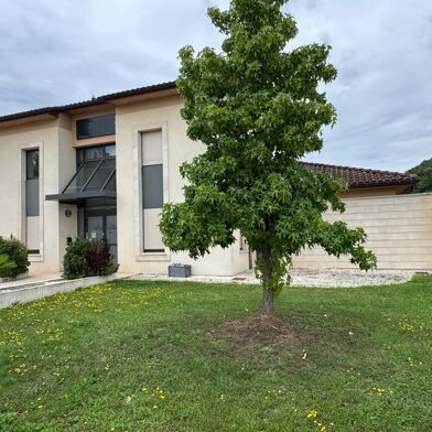 Maison 10 pièces 312000 €