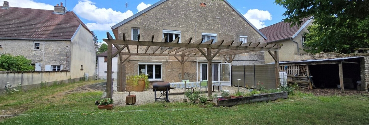 Maison 5 Pièces 236 m² à vendre à Broye-Aubigney-Montseugny (70140)