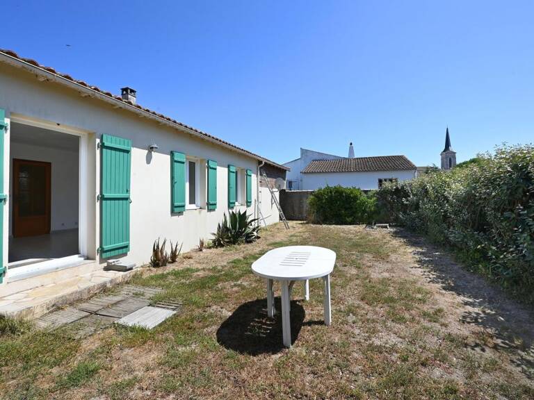 Maison de plain-pied située  centre village A VENDRE SAINT CLEMENT DES BALEINES — photo 1