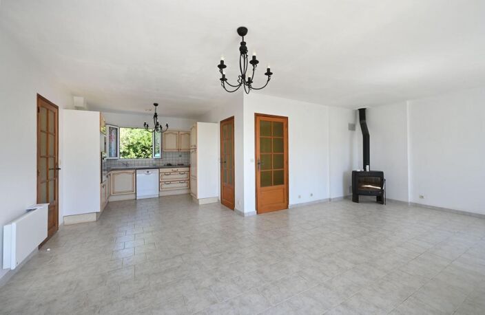 Maison de plain-pied située  centre village A VENDRE SAINT CLEMENT DES BALEINES — photo 4