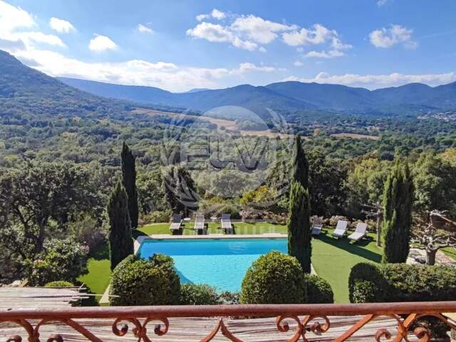 Propriété avec bastide provençale à Plan de la Tour — photo du bien