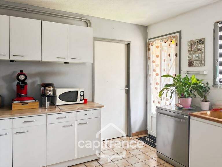 Maison de 3 chambres avec joli extérieur, proche des commodités à Espalais — photo 1