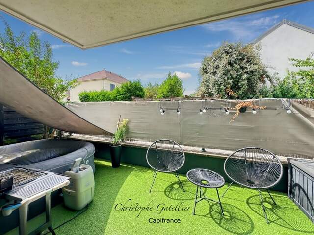 Quartier VILLAGE, appartement T3 (2 chambres) - Terrasse et Jardinet - Box fermé — photo du bien