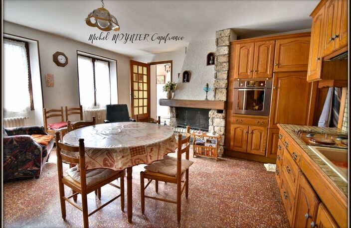 Bâtisse en pierre avec 97 m2 habitables et 600 m2 de potentiel, à LA ROCHE DE RAME (05) — photo 4