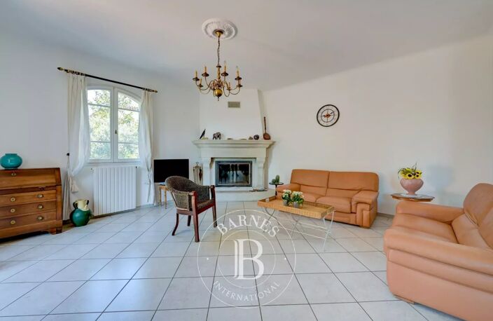 EXCLUSIVITÉ BARNES – ORAISON - DEMEURE DE CARATÈRE – 250 M² – 6 — photo 3