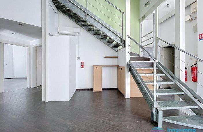 Immeuble de bureaux à Neudorf — photo 3