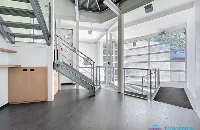 Immeuble de bureaux à Neudorf — photo 4