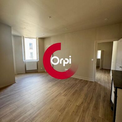 Appartement 3 pièces 690 €