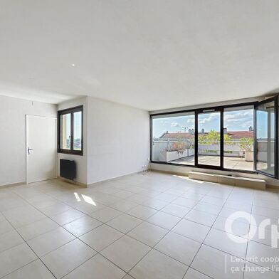 Appartement 7 pièces 1980 €