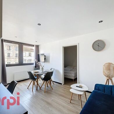 Appartement 2 pièces 740 €