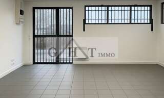 Local industriel  305 m² à louer à Vaux-le-Pénil (77000)