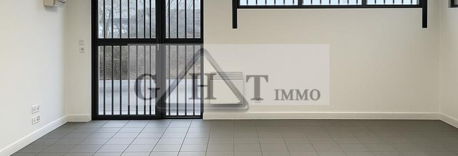 Local industriel  305 m² à louer à Vaux-le-Pénil (77000)