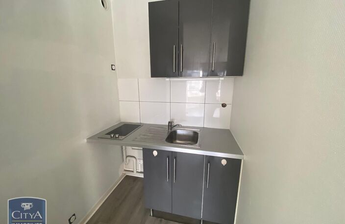 Location appartement 2 pièces 45 m² à Cholet (49300) — photo 2