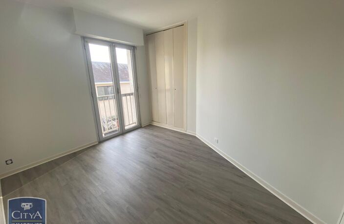 Location appartement 2 pièces 45 m² à Cholet (49300) — photo 3
