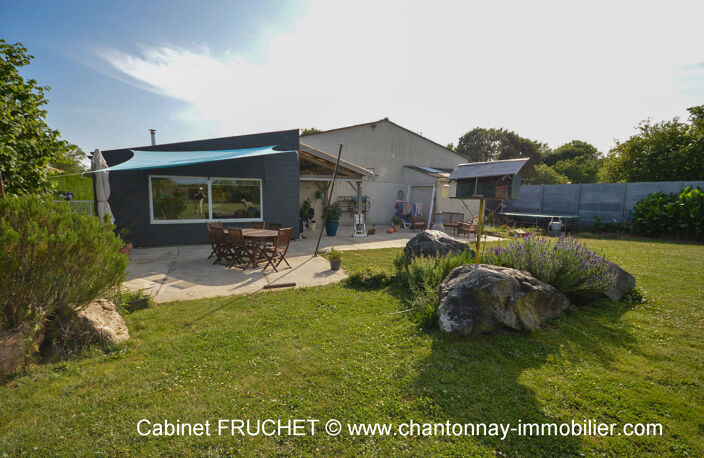 CHANTONNAY - Maison plain-pied avec grand atelier — photo 3