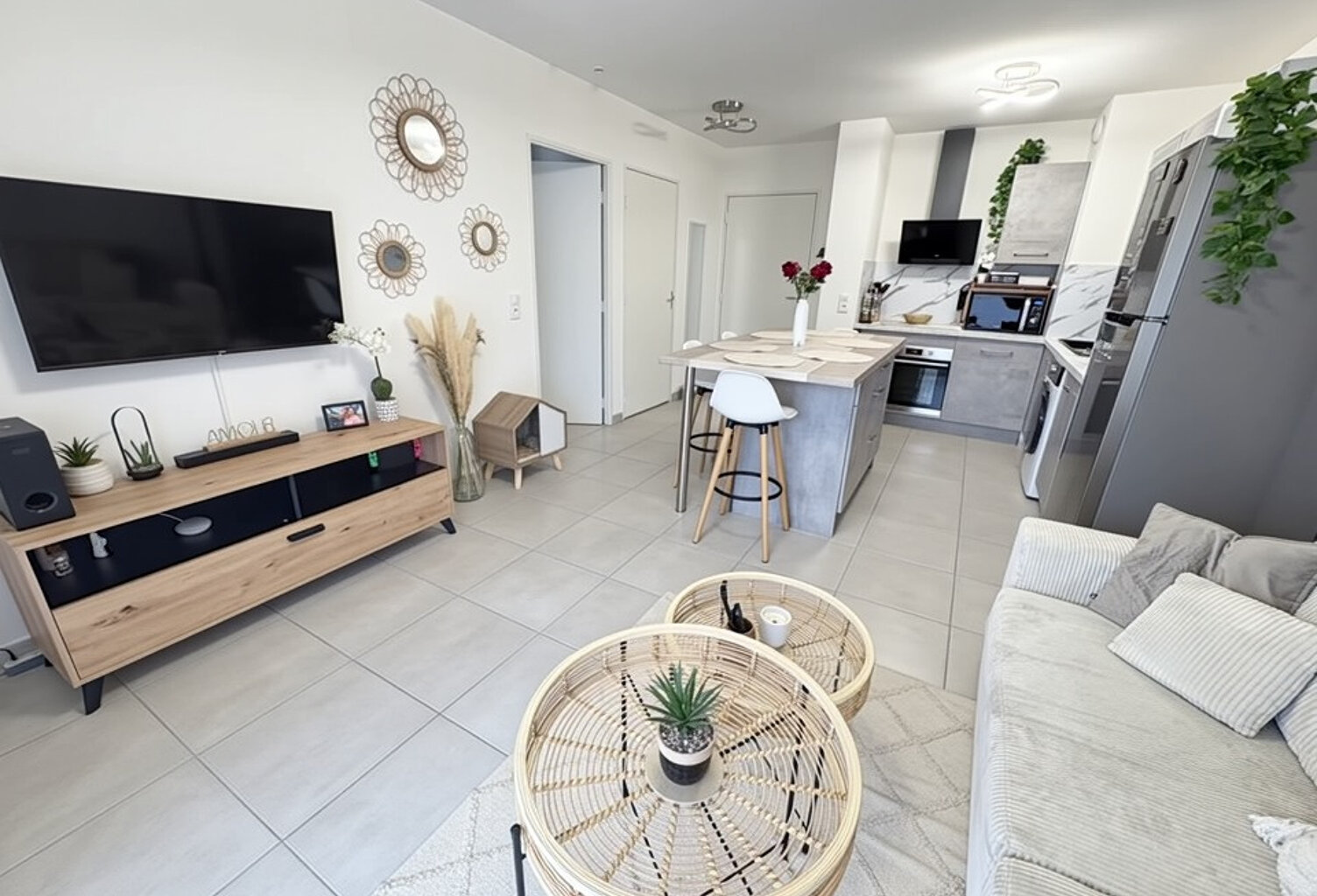 APPARTEMENT DE TYPE 2 AVEC BALCON ET PLACE DE PARKING — photo 1