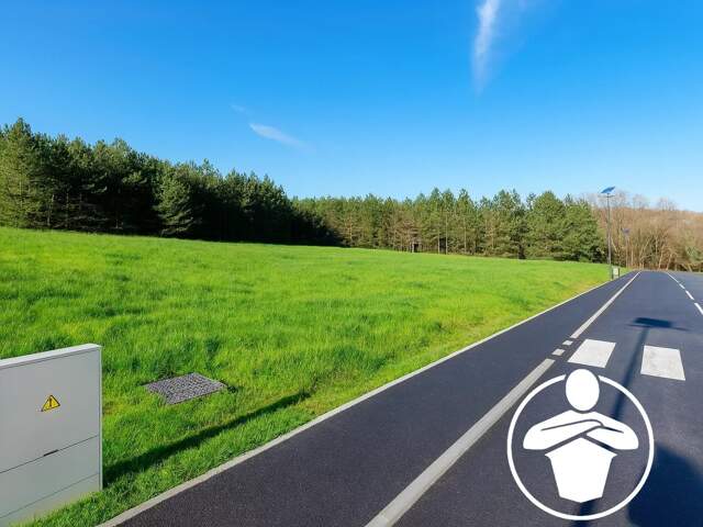 À Vendre - Terrain dans lotissement calme à Puymirol — photo du bien