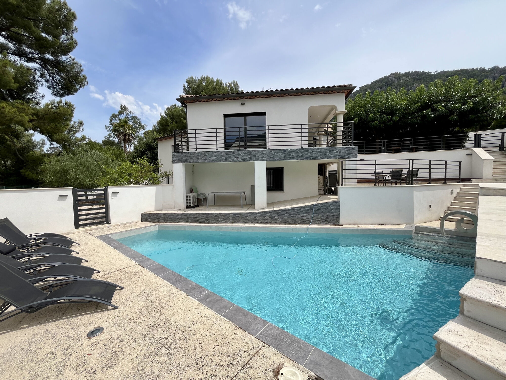 Villa / Maison  T7 à vendre Toulon 83200