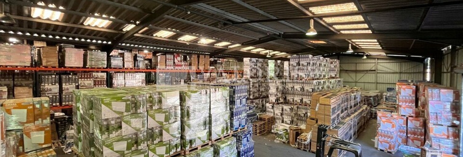 Commerce  4000 m² à louer à Bouc-Bel-Air (13320)