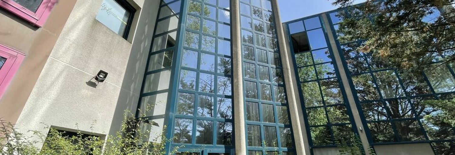 Bureau  432 m² à louer à Saint-Genis-Laval (69230)