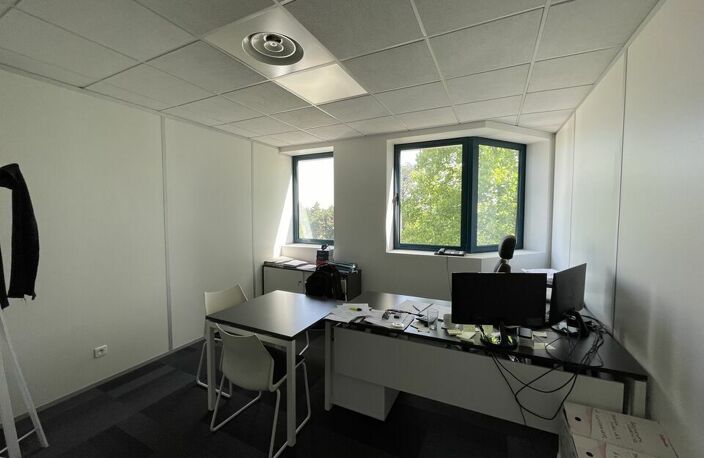 BUREAUX à LOUER — photo 4