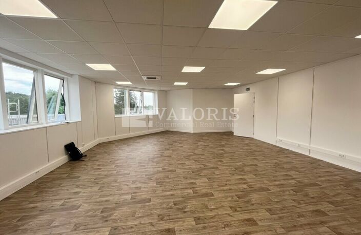 BUREAUX à LOUER — photo 2